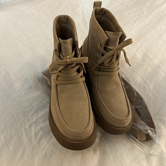 Old navy boots size 8 - Picture 3 of 7